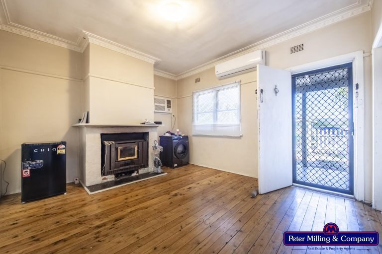 2 bedroom house at 12 Railway Avenue, Wellington NSW 2820 - photo 4