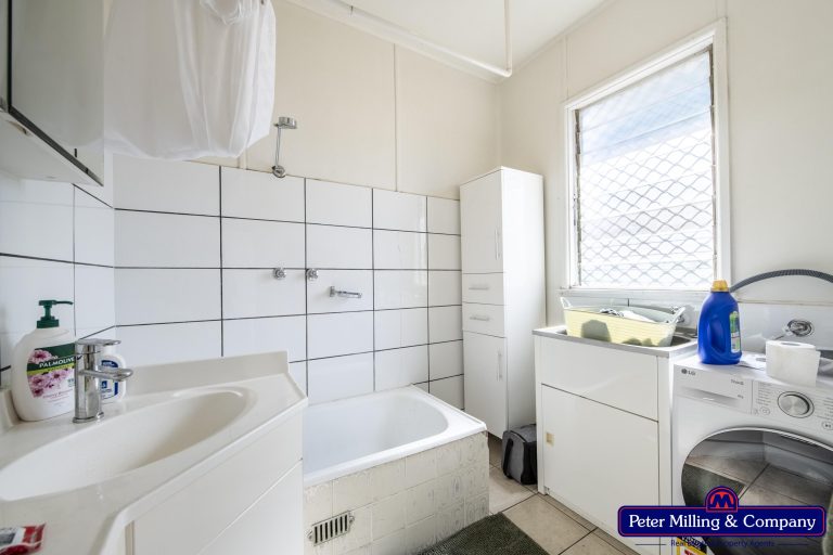 2 bedroom house at 12 Railway Avenue, Wellington NSW 2820 - photo 11