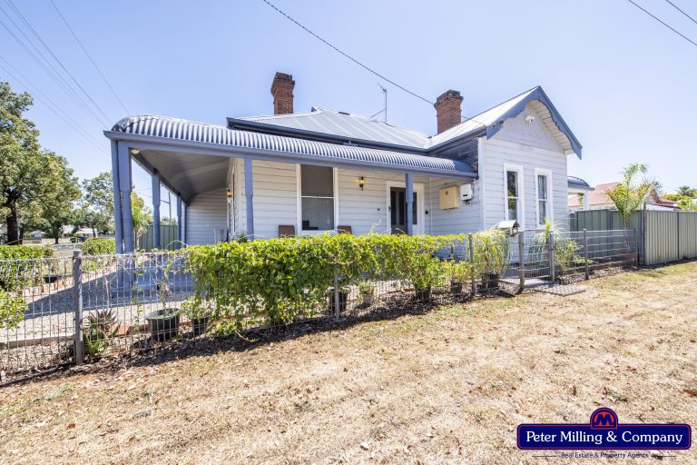 4 bedroom house at 96 Swift Street, Wellington NSW 2820 - photo 2