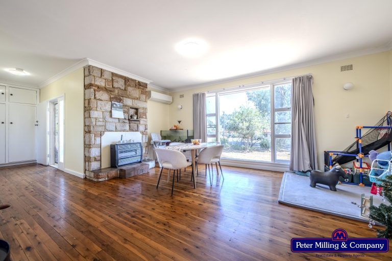 3 bedroom house at 127 Gisborne Street, Wellington NSW 2820 - photo 6