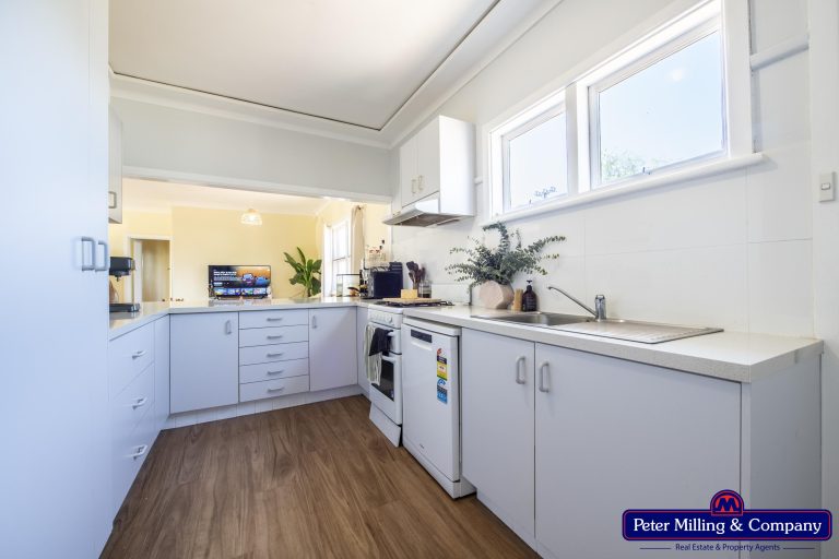 3 bedroom house at 127 Gisborne Street, Wellington NSW 2820 - photo 8