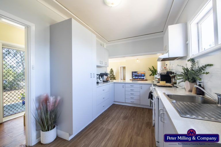 3 bedroom house at 127 Gisborne Street, Wellington NSW 2820 - photo 9