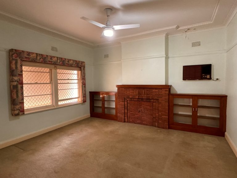 3 bedroom house at 49 Raymond Street, Wellington NSW 2820 - photo 4