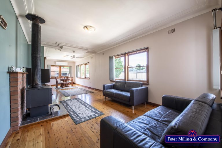 3 bedroom house at 20 Percy Street, Wellington NSW 2820 - photo 4