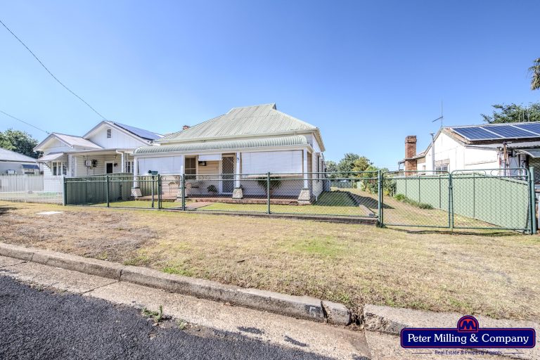 3 bedroom house at 5 Clive Street, Wellington NSW 2820 - photo 2