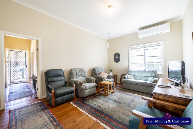 3 bedroom house at 5 Clive Street, Wellington NSW 2820 - photo 6