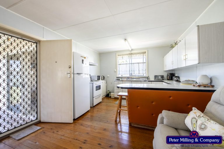 3 bedroom house at 5 Clive Street, Wellington NSW 2820 - photo 8