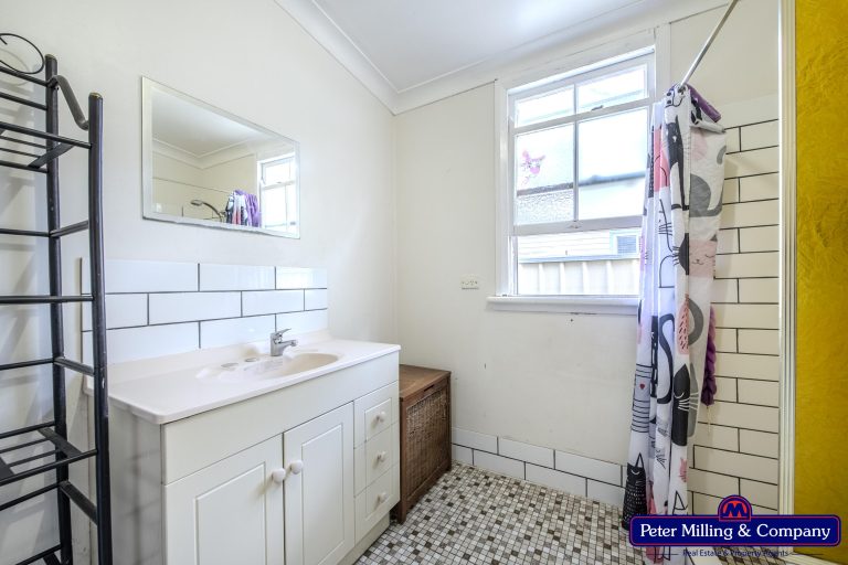 4 bedroom house at 31 Whiteley Street, Wellington NSW 2820 - photo 12