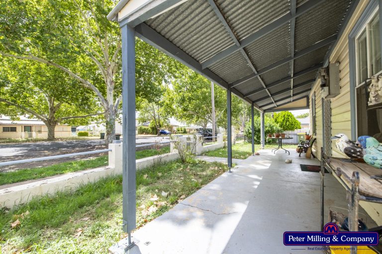 4 bedroom house at 31 Whiteley Street, Wellington NSW 2820 - photo 3