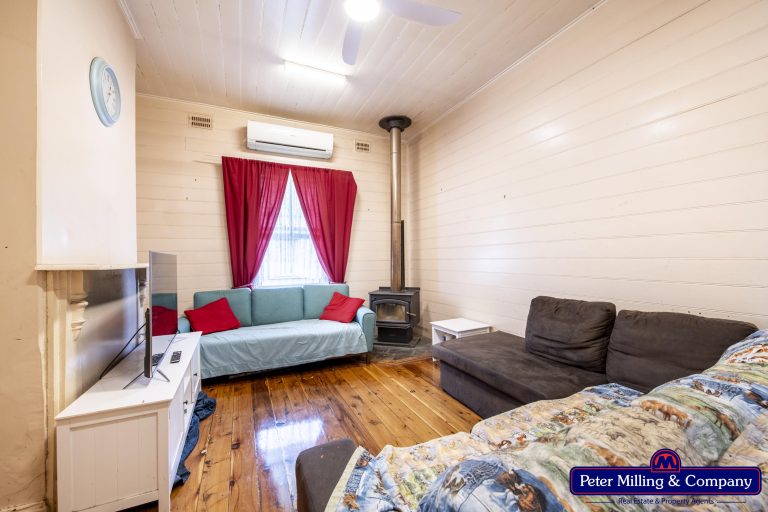 4 bedroom house at 31 Whiteley Street, Wellington NSW 2820 - photo 5