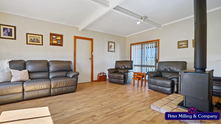 3 bedroom mixed farming property at 59 Piambra Road, Binnaway NSW 2395 - photo 24