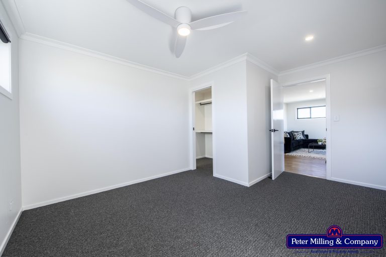 5 bedroom house at 81 Lincoln Parkway, Dubbo NSW 2830 - photo 14