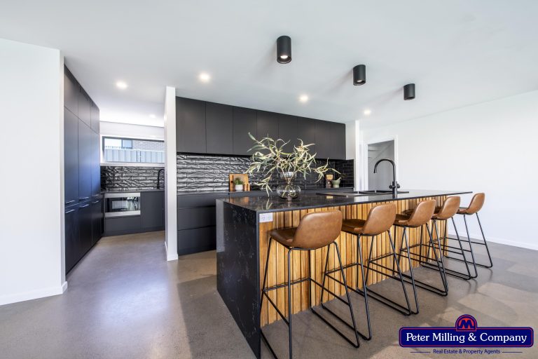 5 bedroom house at 81 Lincoln Parkway, Dubbo NSW 2830 - photo 3