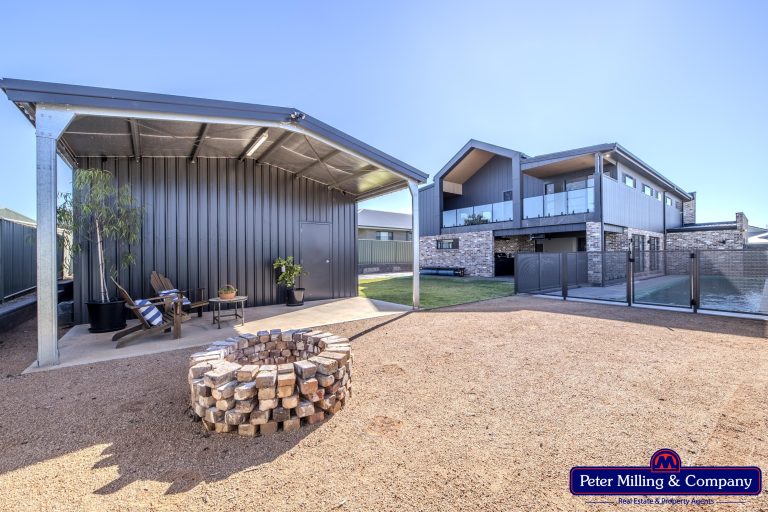5 bedroom house at 81 Lincoln Parkway, Dubbo NSW 2830 - photo 2