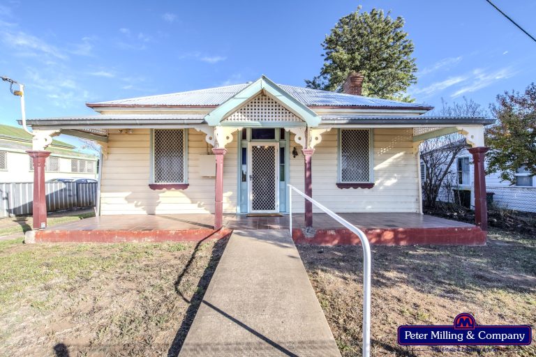 3 bedroom house at 41 Simpson Street, Wellington NSW 2820