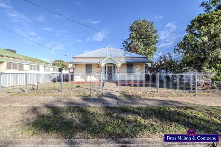 3 bedroom house at 41 Simpson Street, Wellington NSW 2820 - photo 2