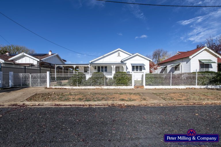 4 bedroom house at 85 Gisborne Street, Wellington NSW 2820 - photo 2