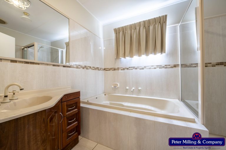 3 bedroom house at 29 Charles Street, Wellington NSW 2820 - photo 14