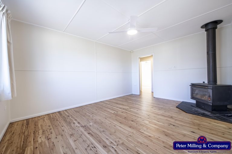 3 bedroom house at 29 Charles Street, Wellington NSW 2820 - photo 7