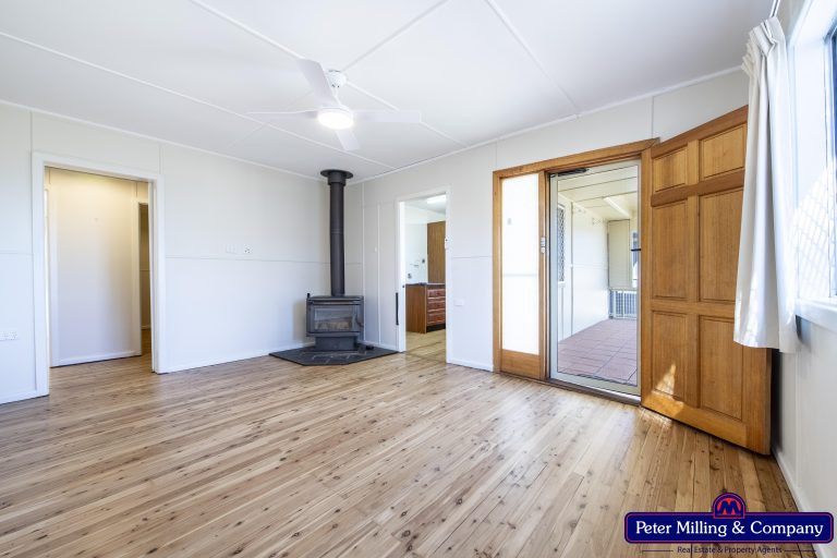 3 bedroom house at 29 Charles Street, Wellington NSW 2820 - photo 8