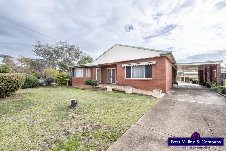 3 bedroom house at 18 Montefiores Street, Wellington NSW 2820 - photo 2
