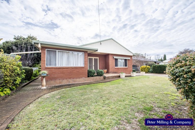 3 bedroom house at 18 Montefiores Street, Wellington NSW 2820 - photo 3