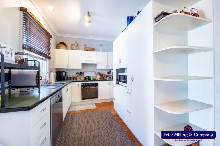 4 bedroom house at 85 Marsh Street, Wellington NSW 2820 - photo 3