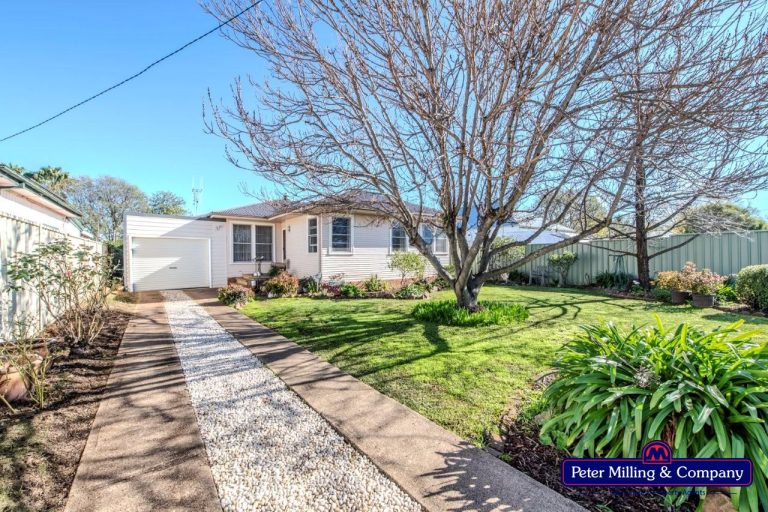 4 bedroom house at 85 Marsh Street, Wellington NSW 2820