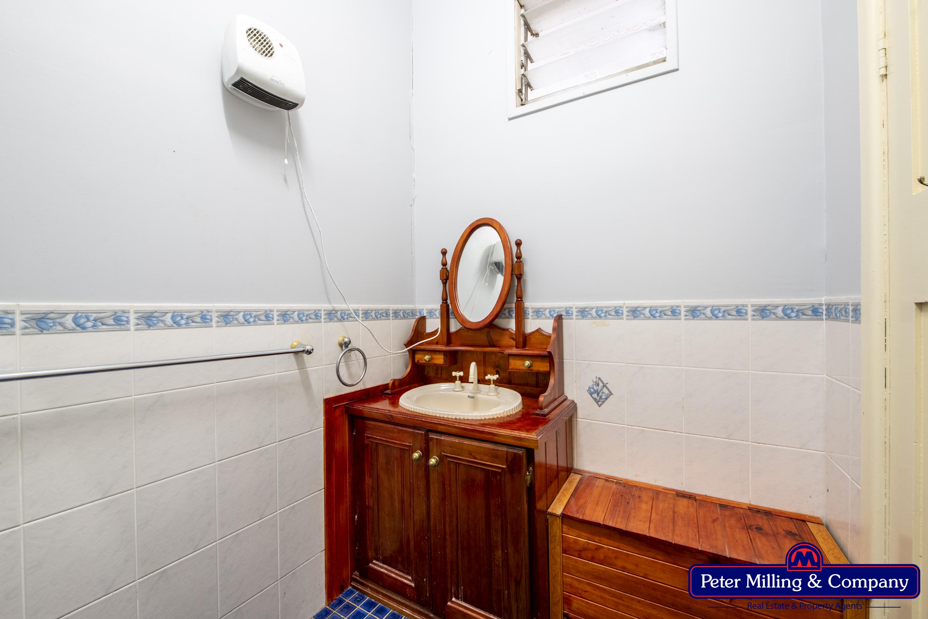4 bedroom house at 38 Simpson Street, Wellington NSW 2820 - photo 8