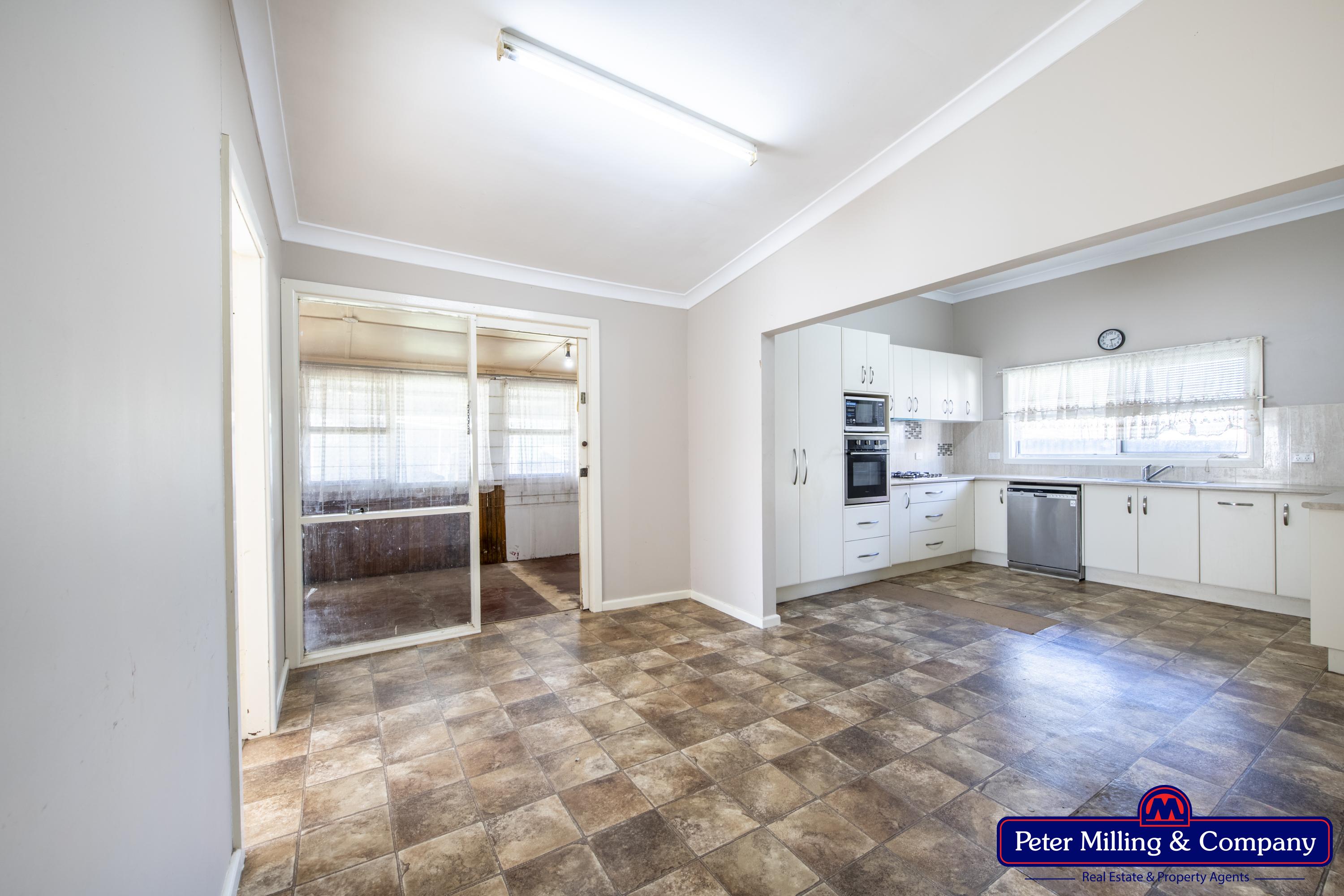 4 bedroom house at 38 Simpson Street, Wellington NSW 2820 - photo 12