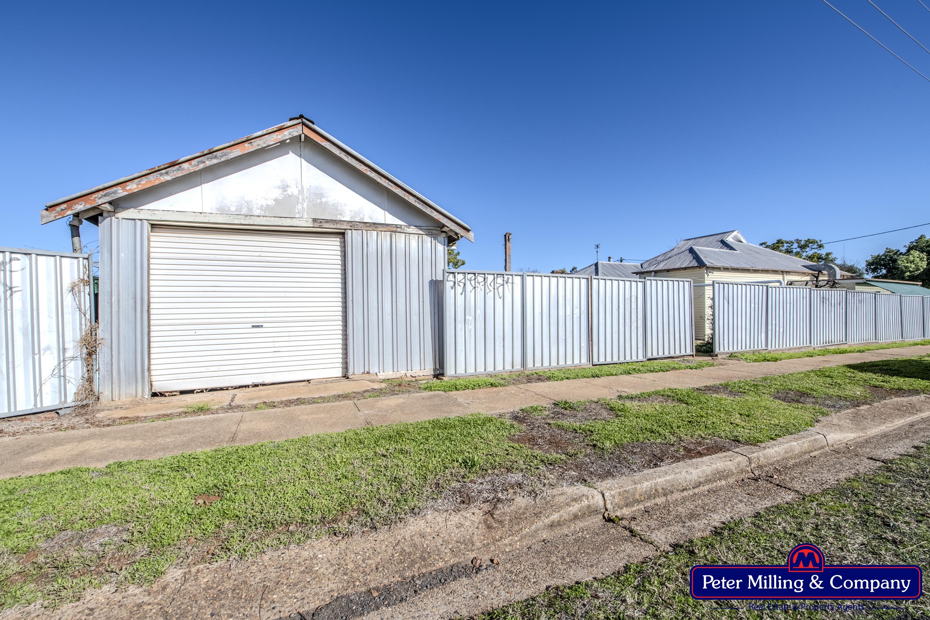 4 bedroom house at 38 Simpson Street, Wellington NSW 2820 - photo 17