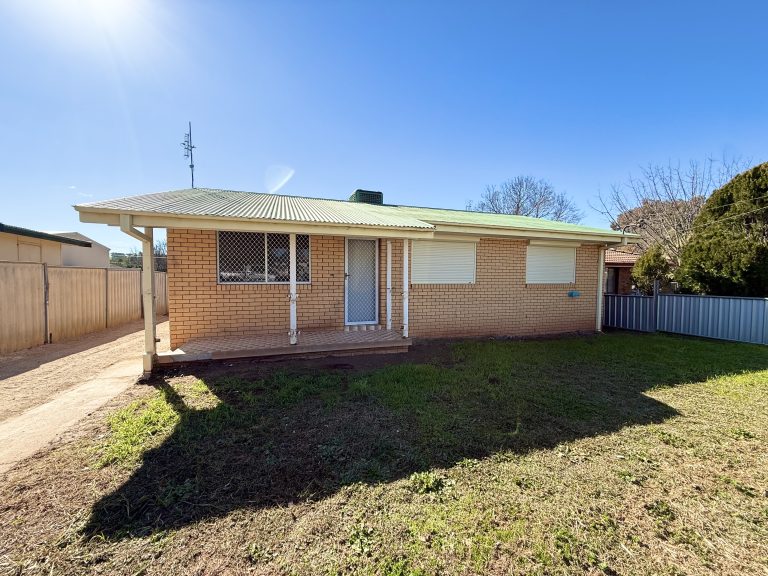 3 bedroom house at 22 Reid Street, Wellington NSW 2820