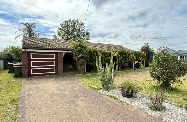 3 bedroom house at 62 Montefiores Street, Montefiores NSW 2820