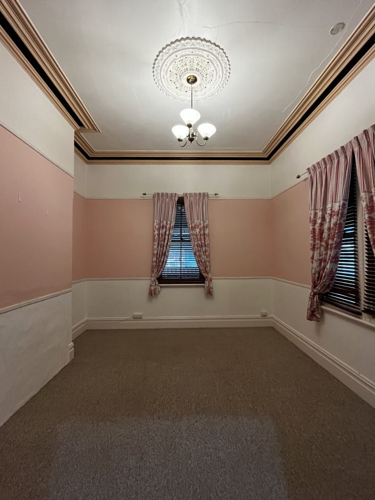 4 bedroom house at 1 Gisborne Street, Wellington NSW 2820
