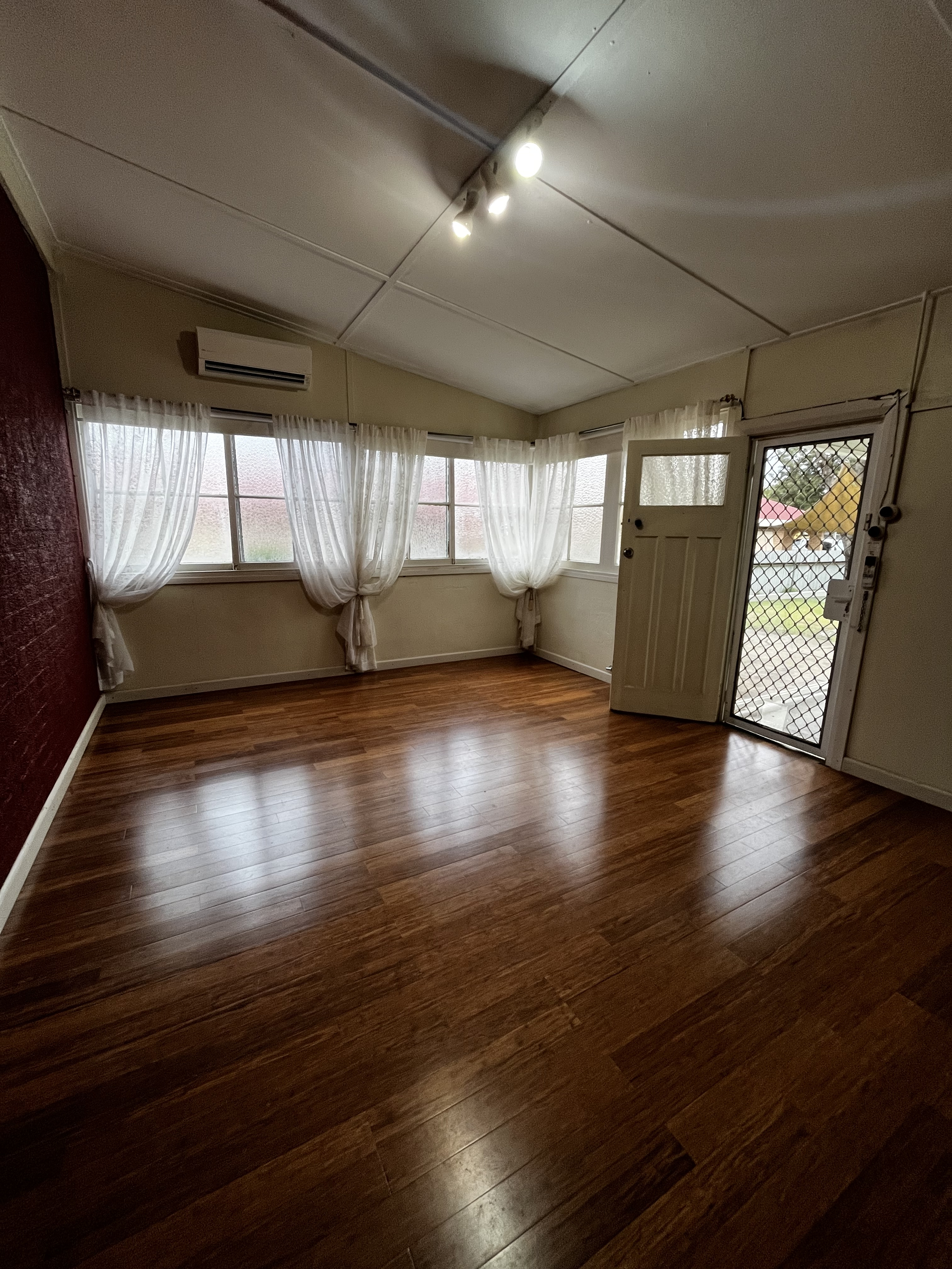 4 bedroom house at 1 Gisborne Street, Wellington NSW 2820