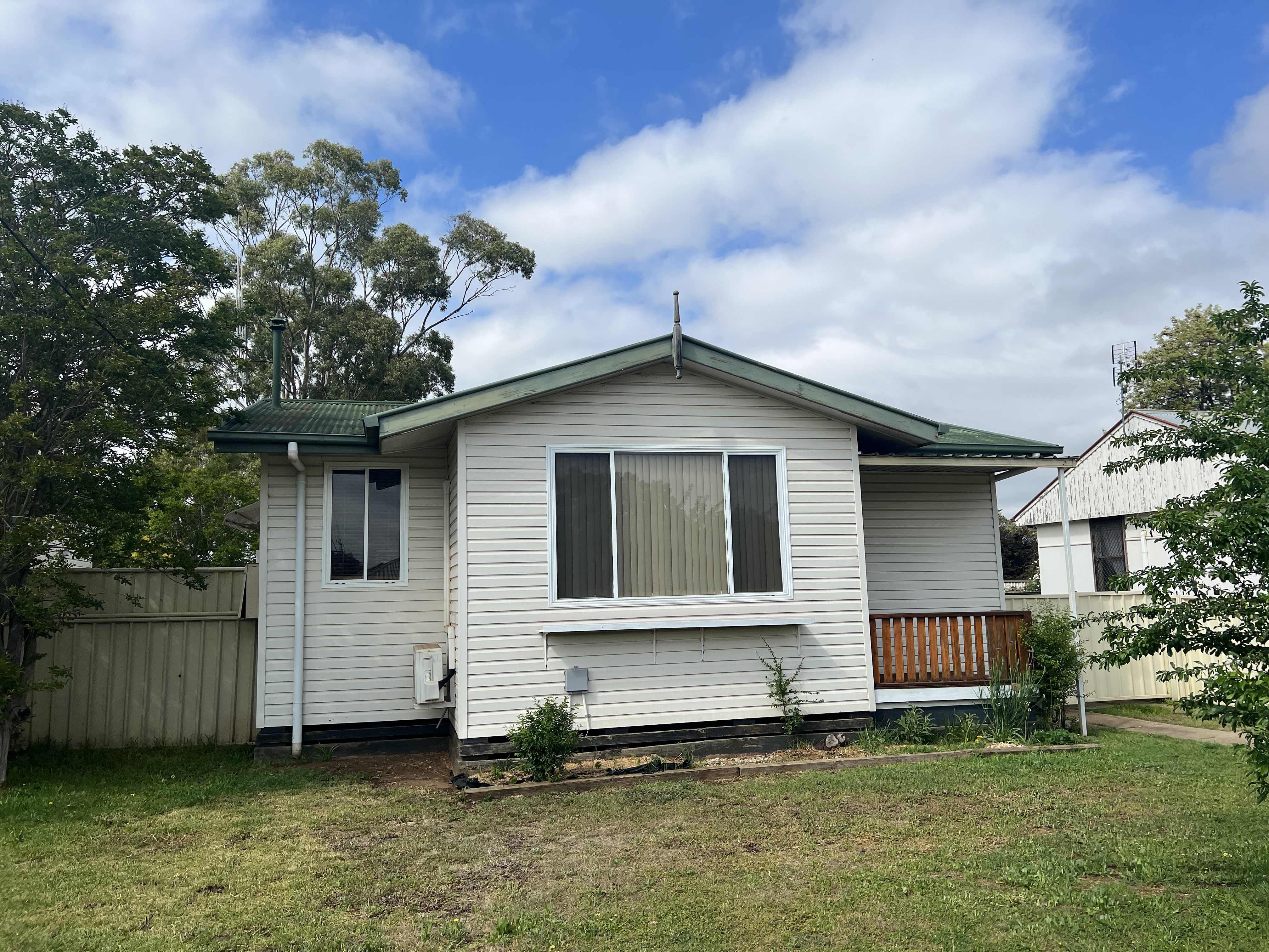 3 bedroom house at 9 Glasson Street-Part Furnished, Wellington NSW 2820