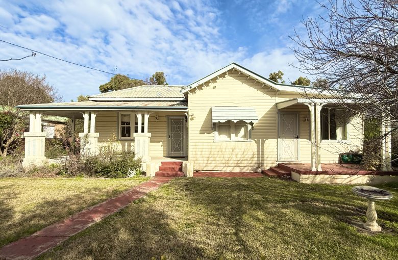 3 bedroom house at 5 Montefiores Street, Montefiores NSW 2820