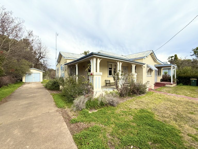 3 bedroom house at 5 Montefiores Street, Montefiores NSW 2820