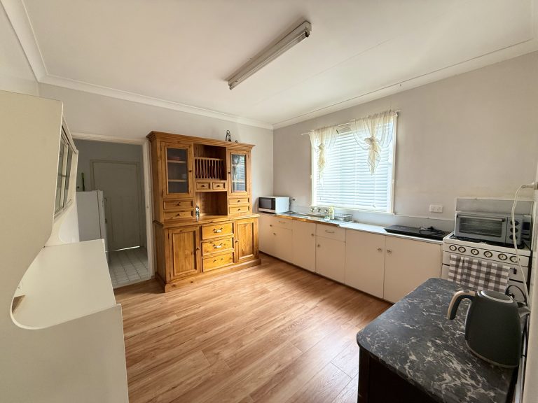 3 bedroom house at 5 Montefiores Street, Montefiores NSW 2820