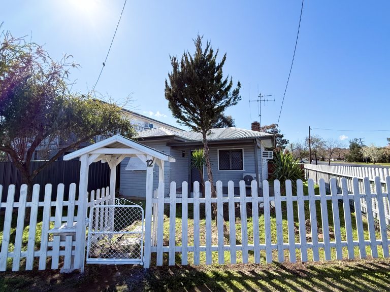 2 bedroom house at 12 Railway Ave, Wellington NSW 2820