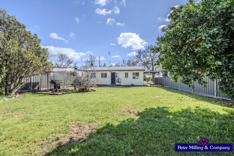 3 bedroom house at 111 Gobolion Street, Wellington NSW 2820