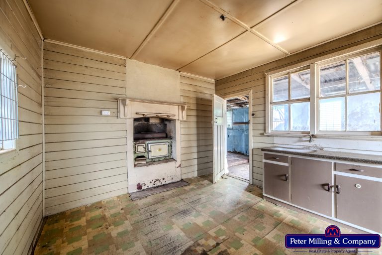 3 bedroom house at 111 Gobolion Street, Wellington NSW 2820