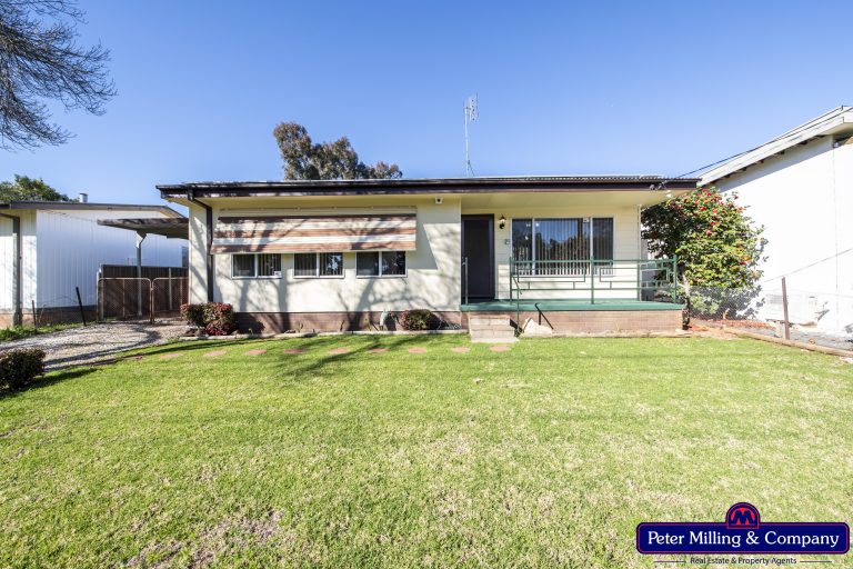 3 bedroom house at 111 Gobolion Street, Wellington NSW 2820