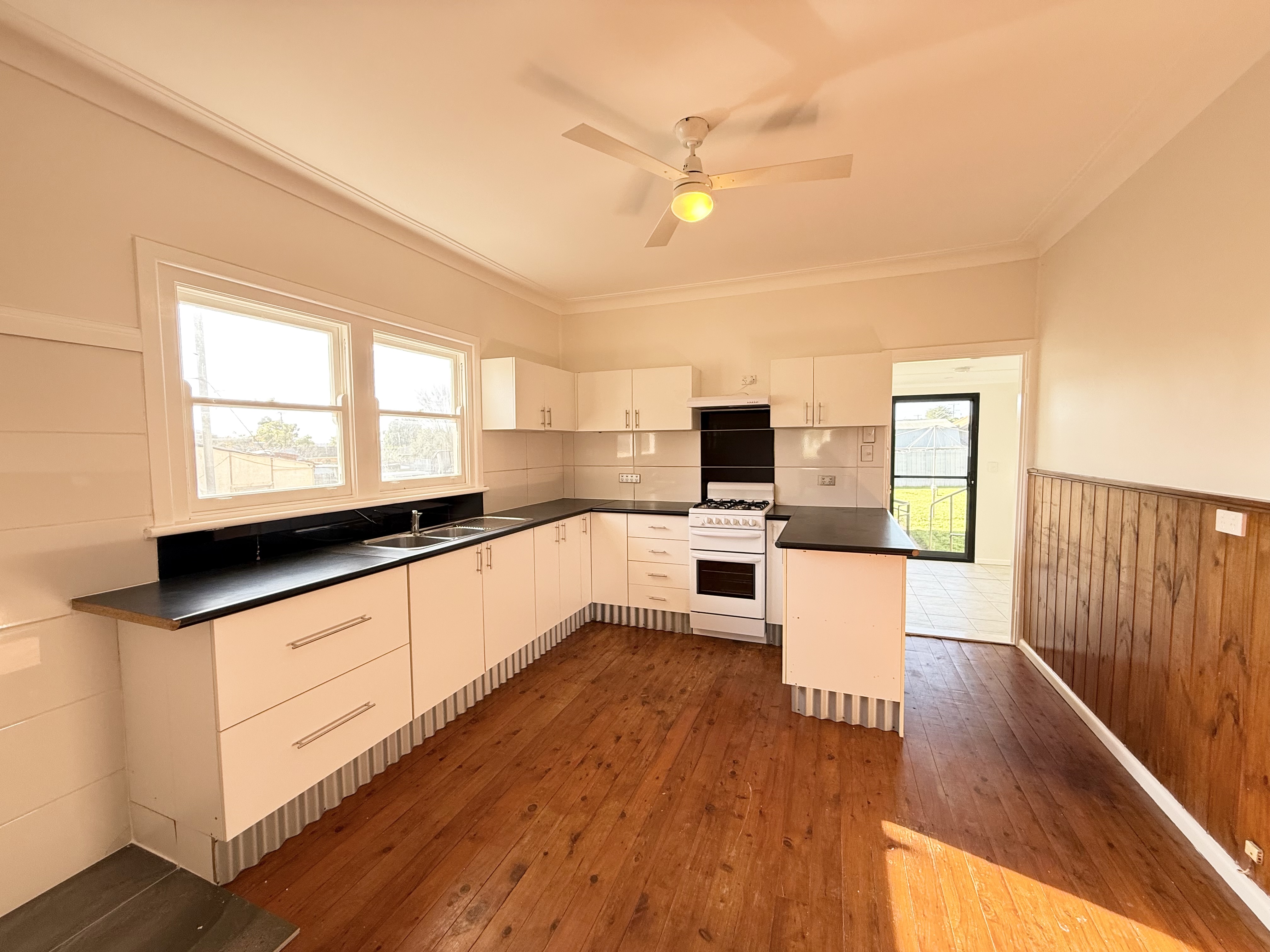 4 bedroom house at 12 Dibbs Street, Wellington NSW 2820