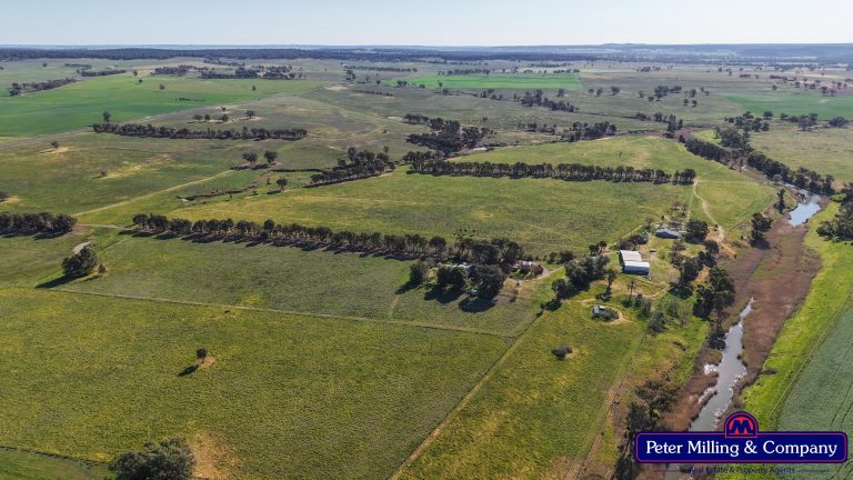 4 bedroom mixed farming property at 'Kartika' 431 Logans Road, Tottenham NSW 2873 - photo 12