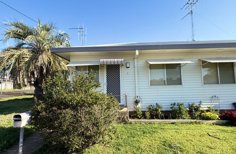 2 bedroom unit at 1/15 Maxwell Street, Wellington NSW 2820