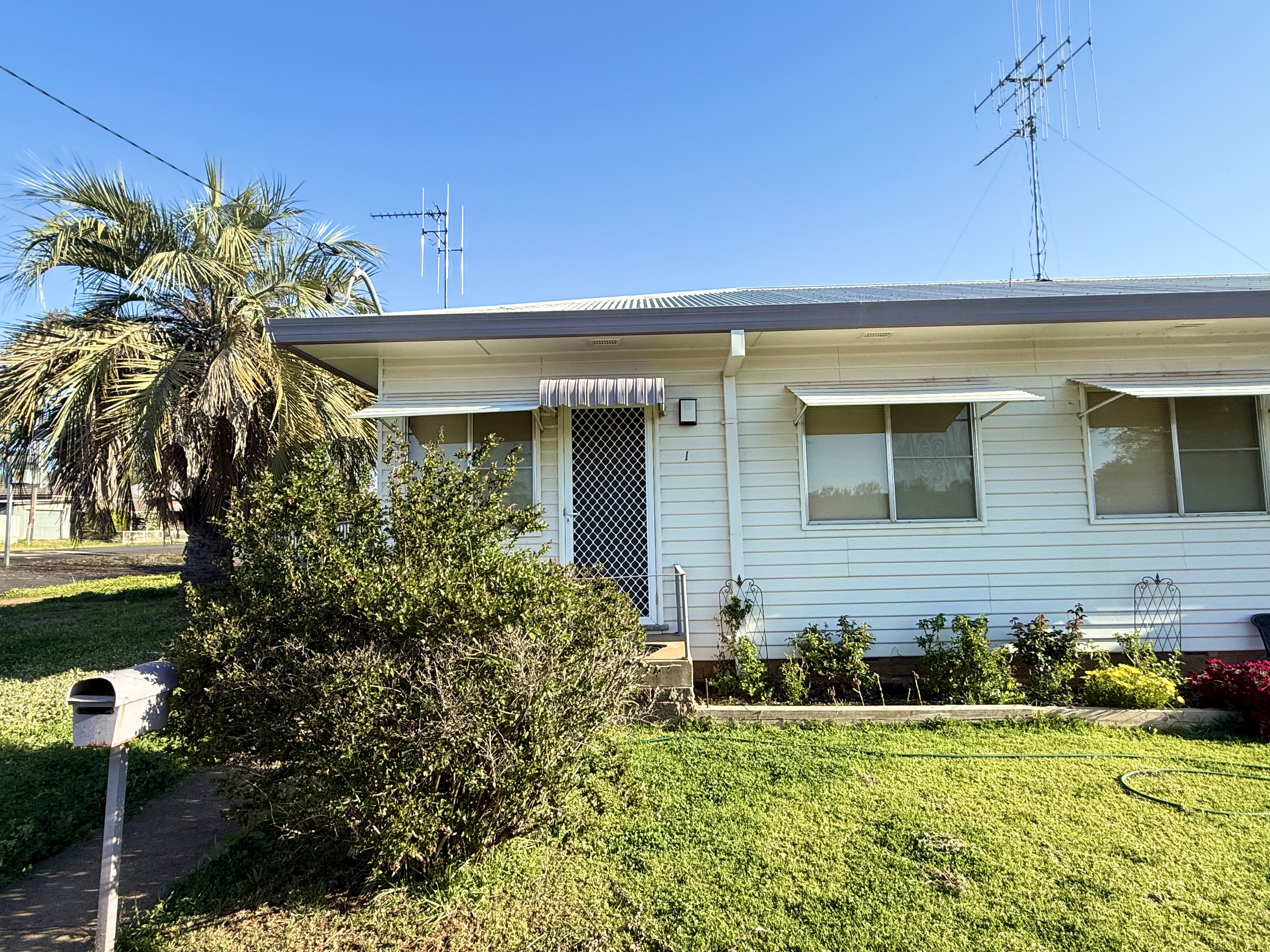 2 bedroom unit at 1/15 Maxwell Street, Wellington NSW 2820