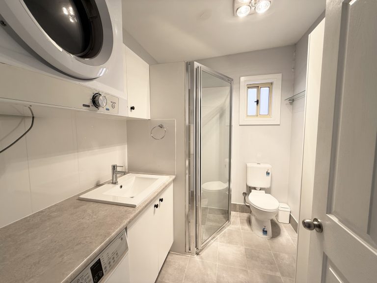 5 bedroom house at 90 Maughan Street, Wellington NSW 2820