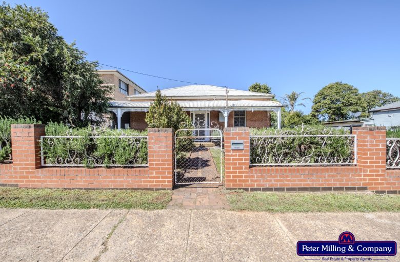 5 bedroom house at 120 Arthur Street, Wellington NSW 2820
