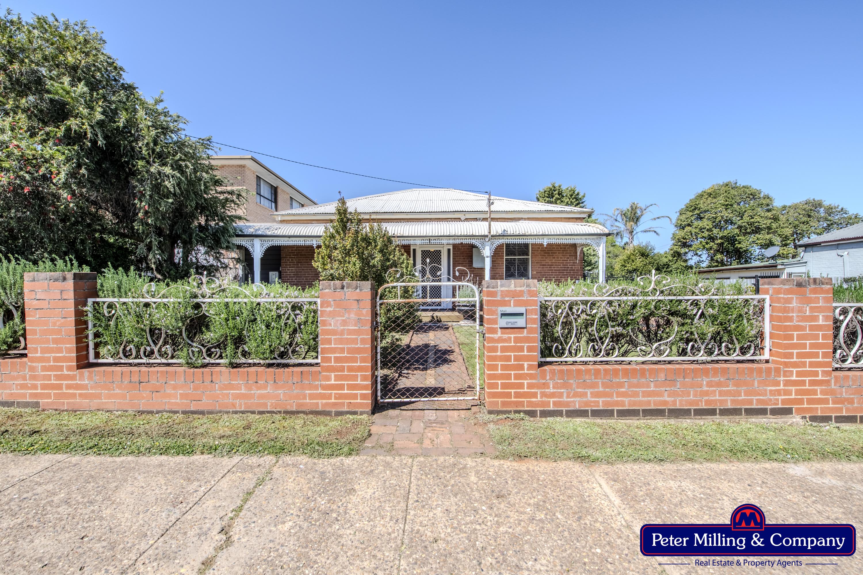 5 bedroom house at 120 Arthur Street, Wellington NSW 2820